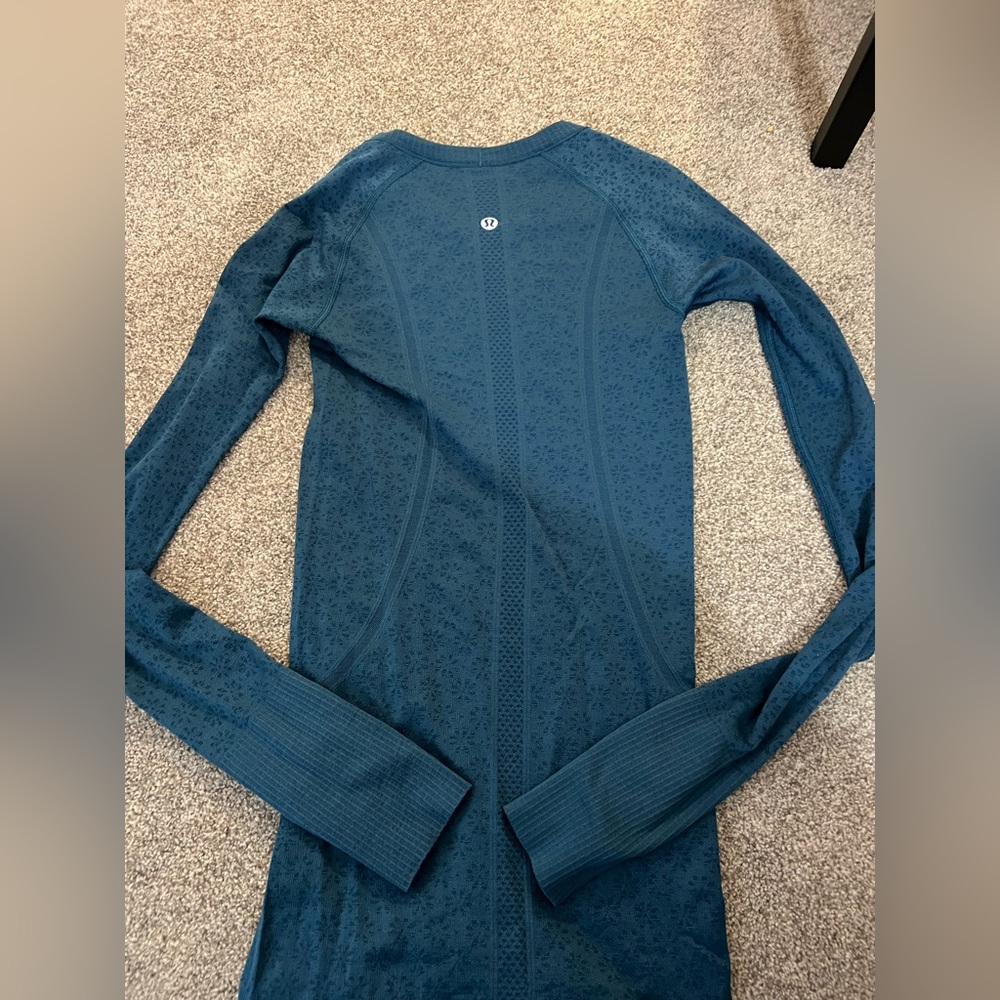Lululemon swiftly tech long sleeve top